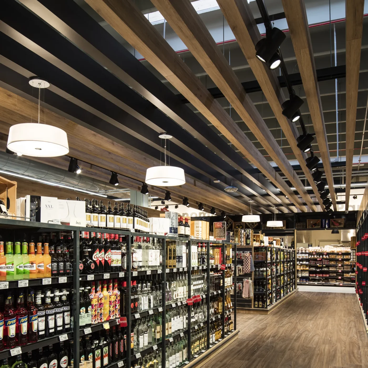 Famila Superstore