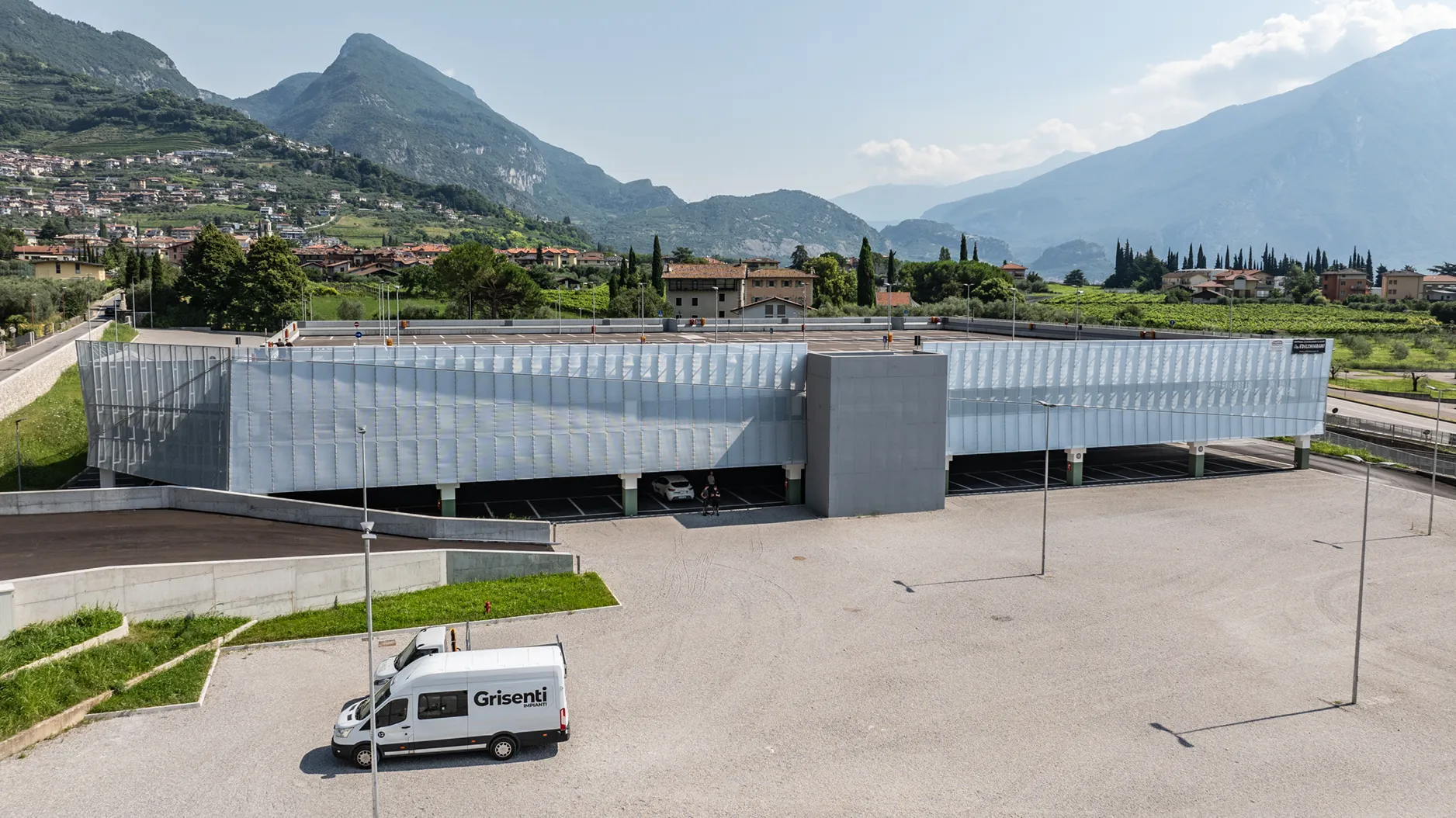 Parcheggio multipiano di riva 8 copia